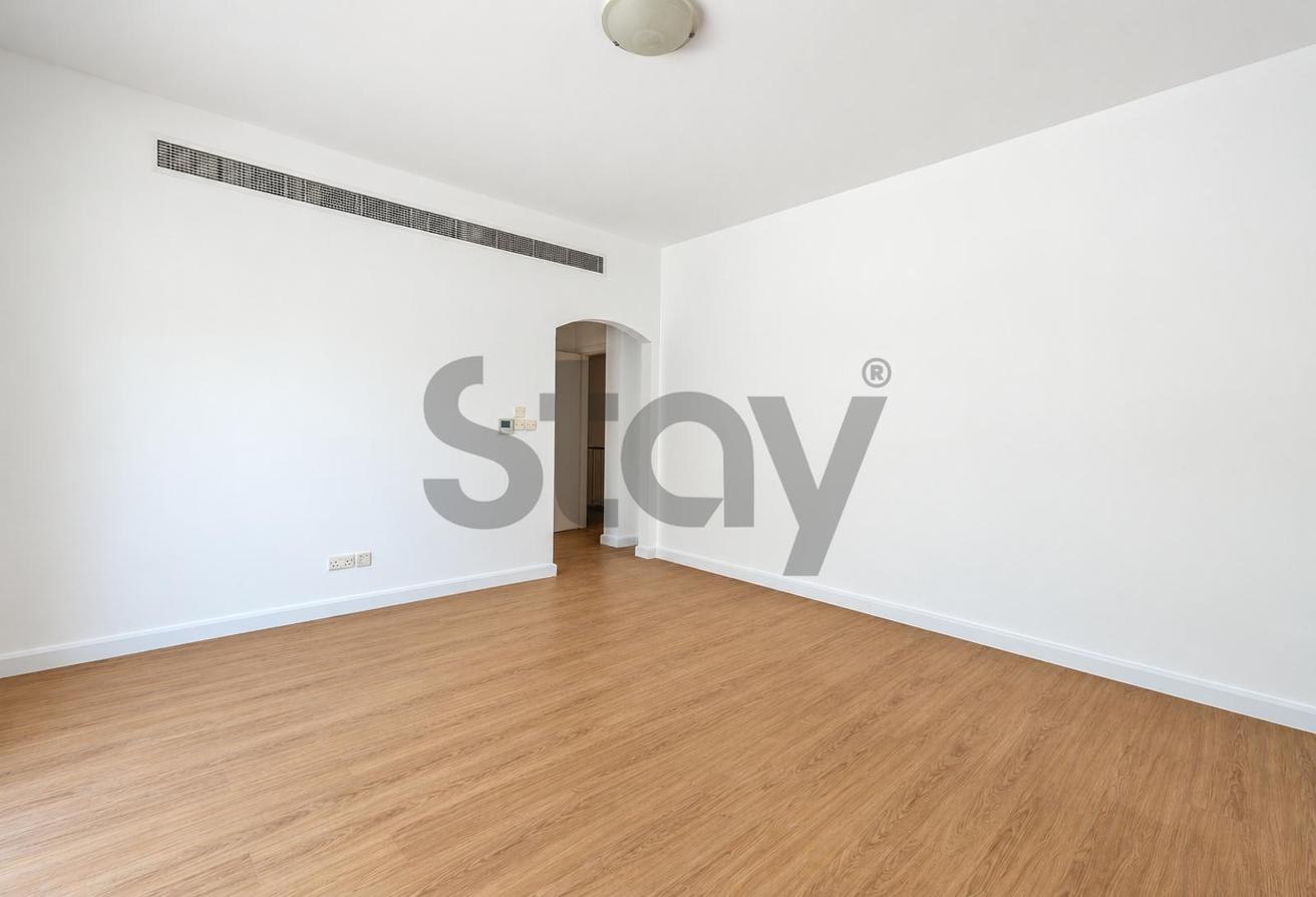 Well Maintained | Pool and Park backing | Vacant photo 10