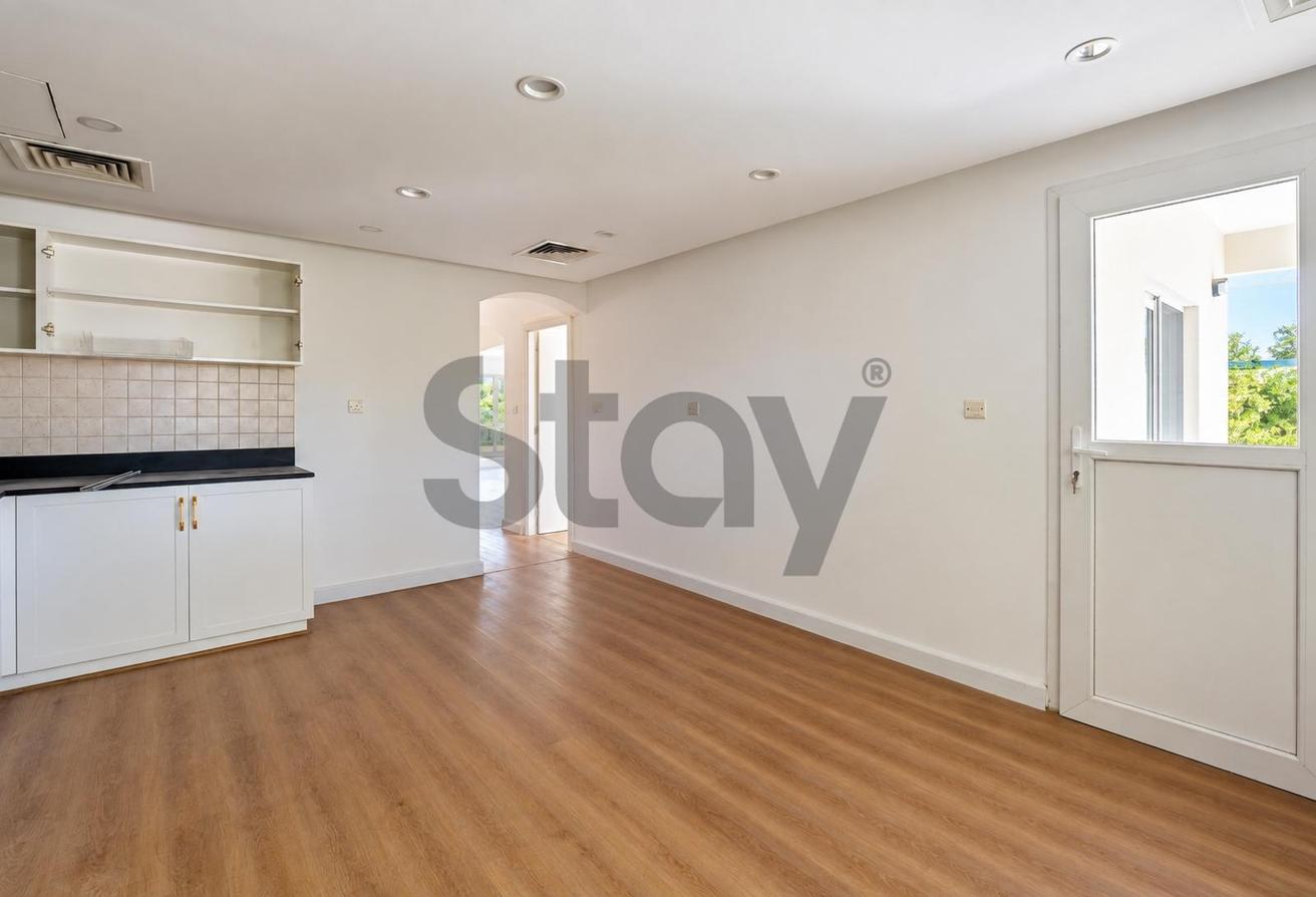 Well Maintained | Pool and Park backing | Vacant photo 6