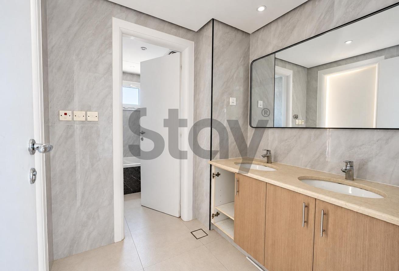 Well Maintained | Pool and Park backing | Vacant photo 15