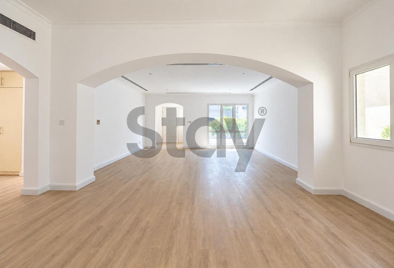 Well Maintained | Pool and Park backing | Vacant photo 14