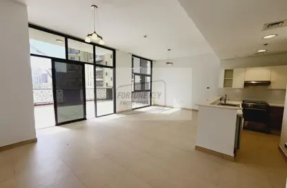 Whole Building - 2 Bedrooms - 3 Bathrooms for rent in Iris Amber - Al Jaddaf - Dubai