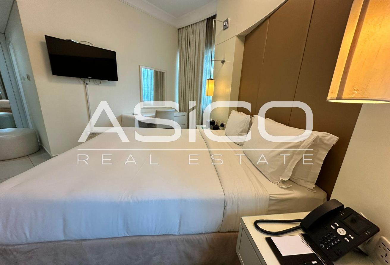 Luxury Furnished 2BR | Downtown | Dubai Mall photo 3