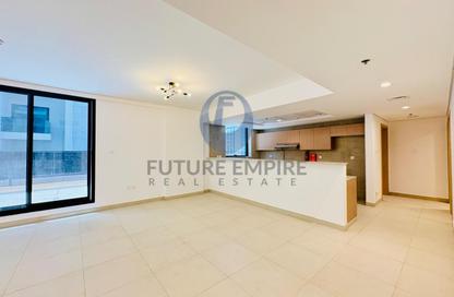 Apartment - 3 Bedrooms - 5 Bathrooms for rent in Haas Building - Jumeirah Garden City - Al Satwa - Dubai