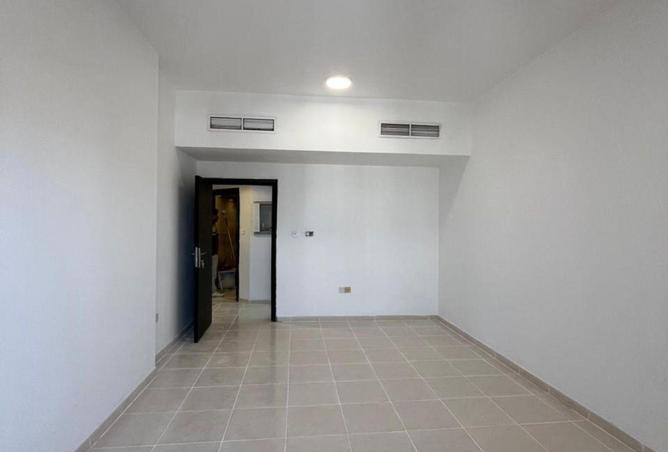 100830006 - Property Image 3