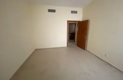 شقة - 2 غرف نوم - 2 حمامات للايجار في شارع التعاون الجديد - التعاون - الشارقة شقة - 2 غرف نوم - 2 حمامات للايجار في شارع التعاون الجديد - التعاون - الشارقة