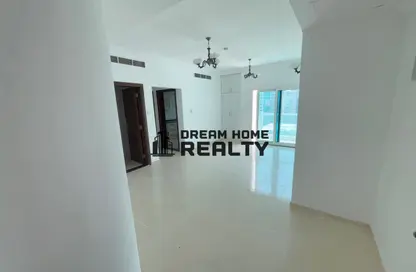 شقة - غرفة نوم - 2 حمامات للايجار في الممزر بلازا - شارع التعاون - التعاون - الشارقة