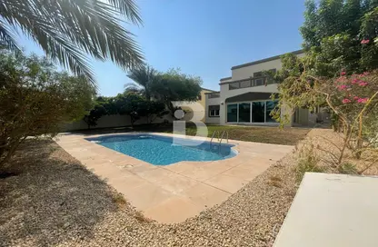 Villa - 4 Bedrooms - 6 Bathrooms for rent in District 4 - Jumeirah Park - Dubai