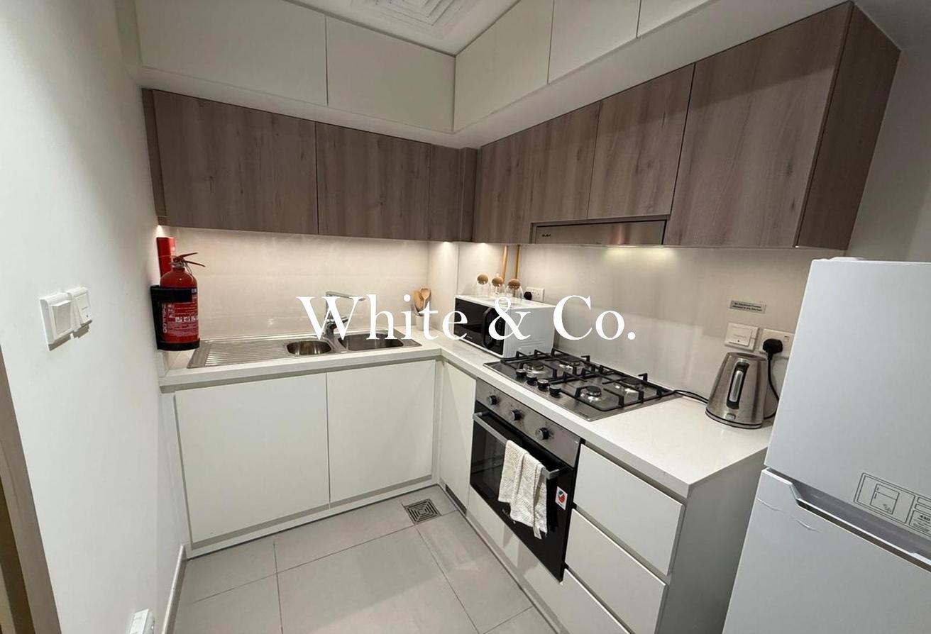 Furnished| Downtown Skyline View| Balcony photo 6