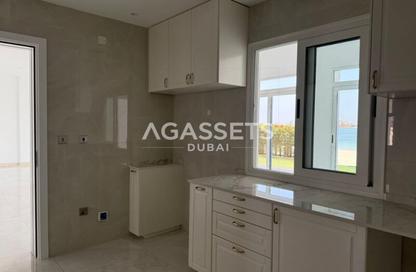 Villa - 5 Bedrooms - 6 Bathrooms for rent in Palma Residences - Palm Jumeirah - Dubai