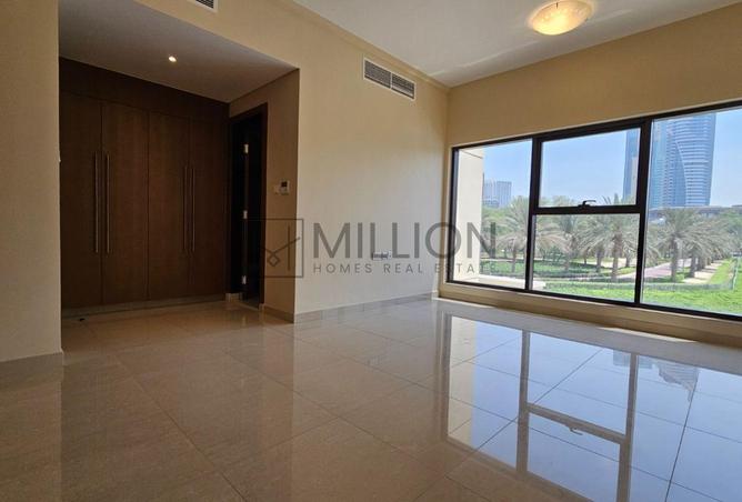 60910854 - Property Image 2