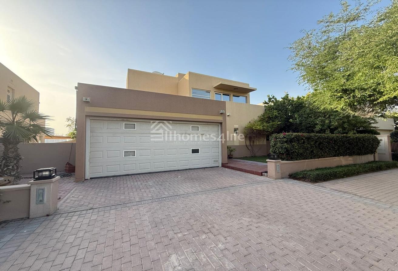 3 Bedroom Villa I Spacious I Well- Maintained photo 2
