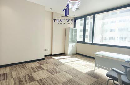 Business Centre - Studio - 7 Bathrooms for rent in Dar Al Salam Building - Corniche Road - Abu Dhabi