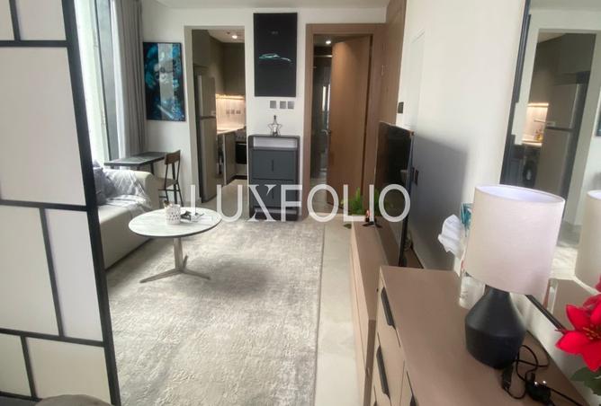 Furnished | Corner Unit | Modern photo 2