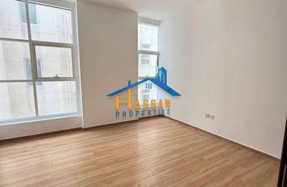 Apartment - 2 Bedrooms - 2 Bathrooms for rent in Safia Tower - Al Majaz 3 - Al Majaz - Sharjah