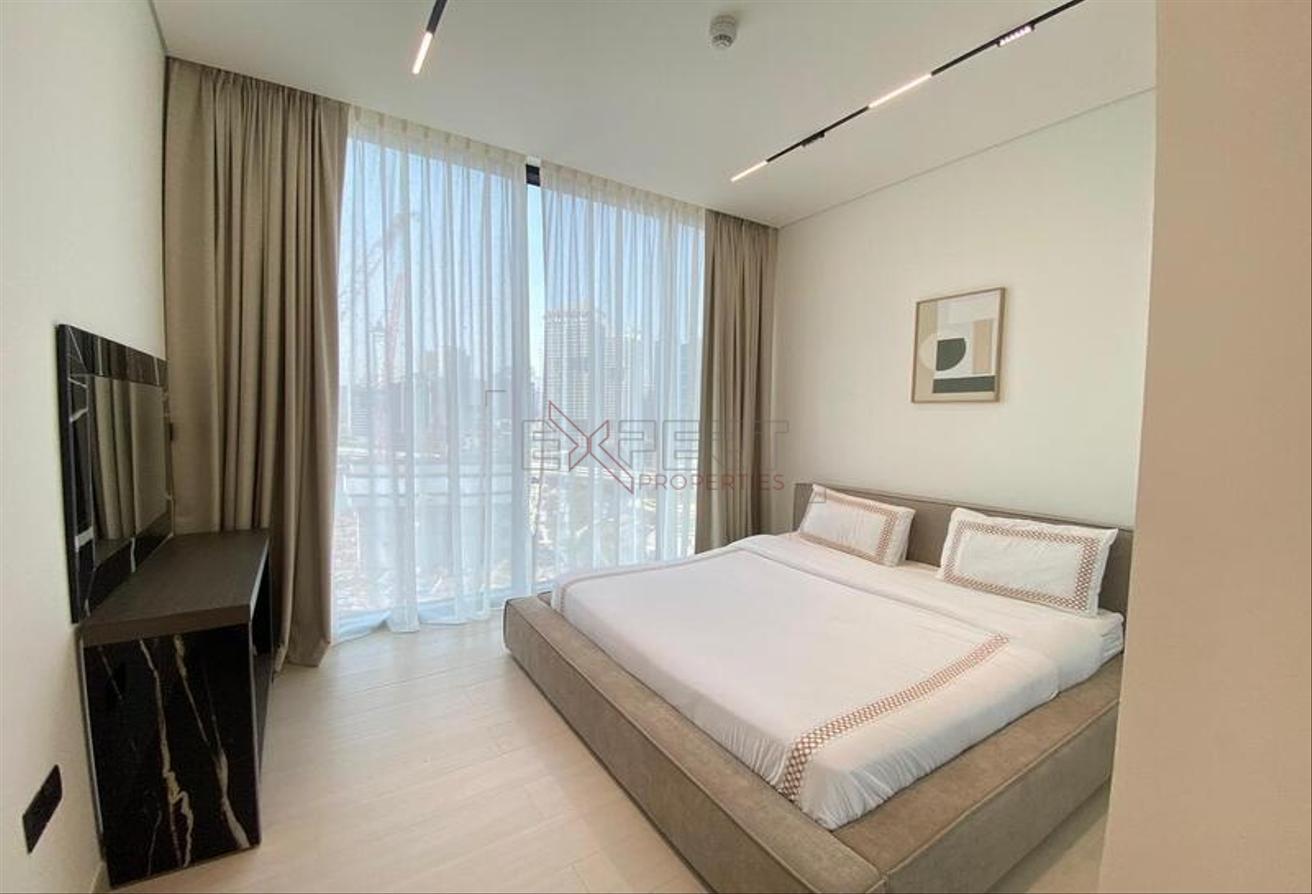 Furnished Apartment | Canal Views | Open Layout photo 6