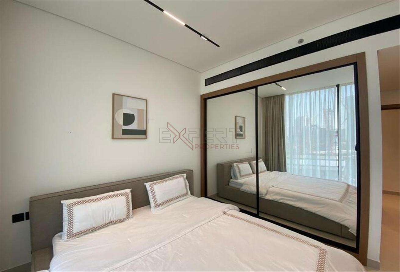 Furnished Apartment | Canal Views | Open Layout photo 10