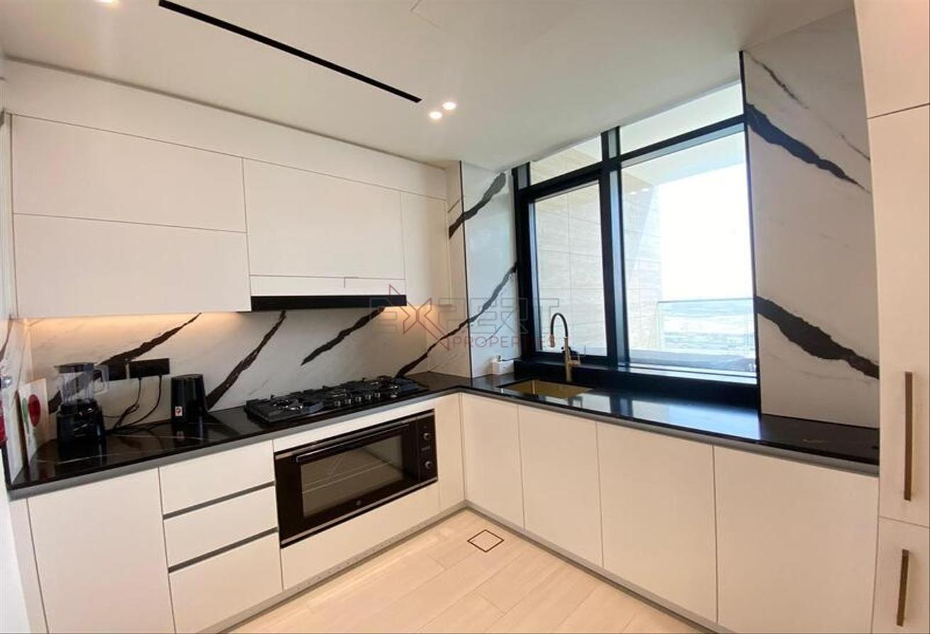 Furnished Apartment | Canal Views | Open Layout photo 4