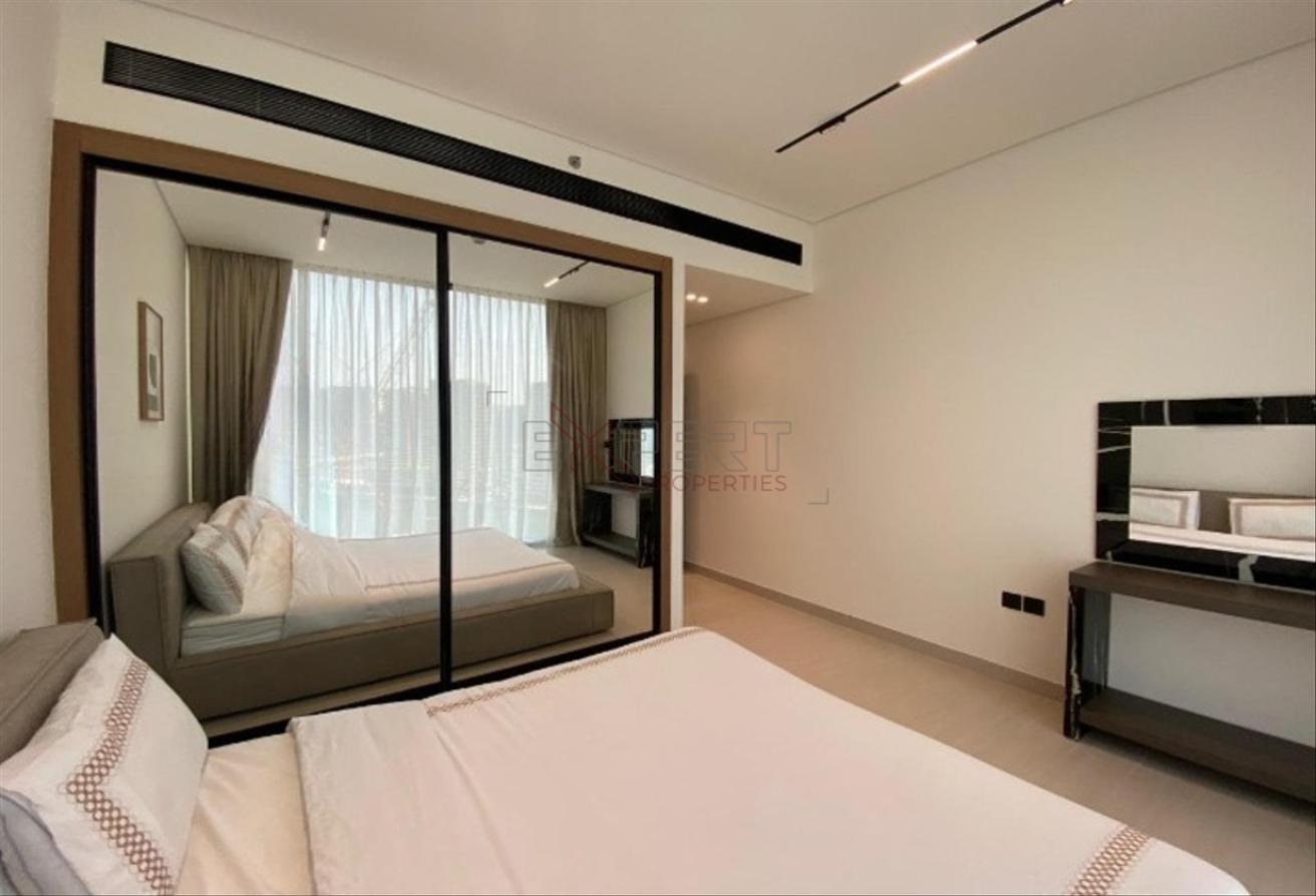 Furnished Apartment | Canal Views | Open Layout photo 8