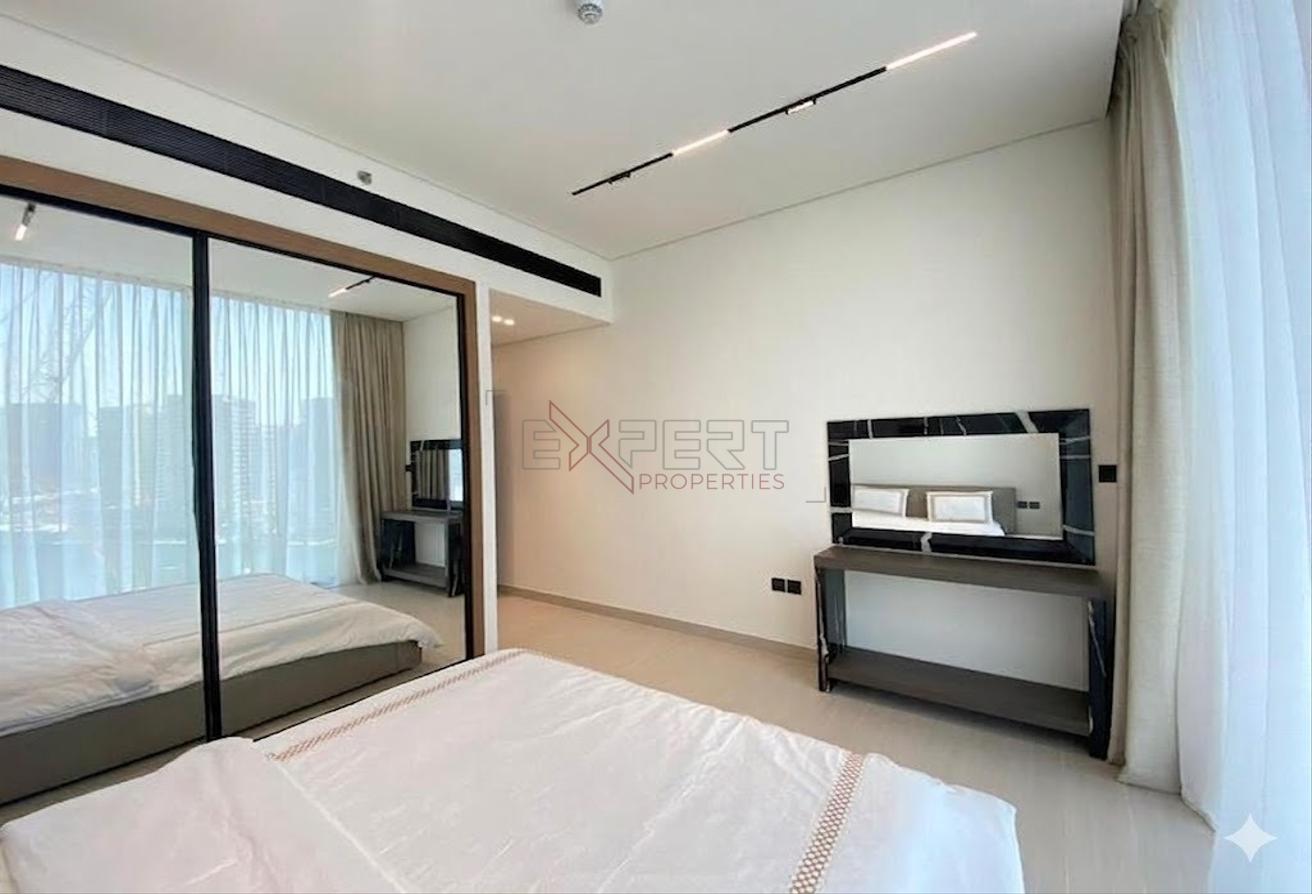 Furnished Apartment | Canal Views | Open Layout photo 9