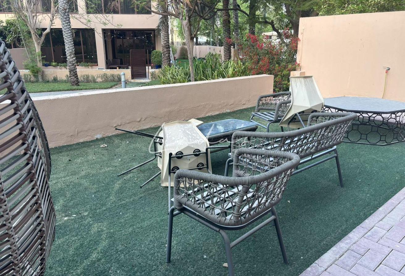Ready To Move 4 bed | Fully furnished | Luxury photo 4