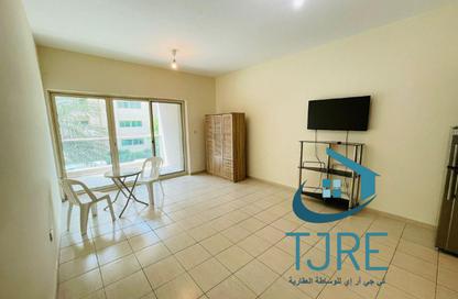 Apartment - Studio - 1 Bathroom for rent in Al Dhafra 3 - Al Dhafra - Greens - Dubai Apartment - Studio - 1 Bathroom for rent in Al Dhafra 3 - Al Dhafra - Greens - Dubai