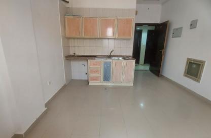 Apartment - Studio - 1 for rent in Fire Station Road - Muwaileh - Sharjah