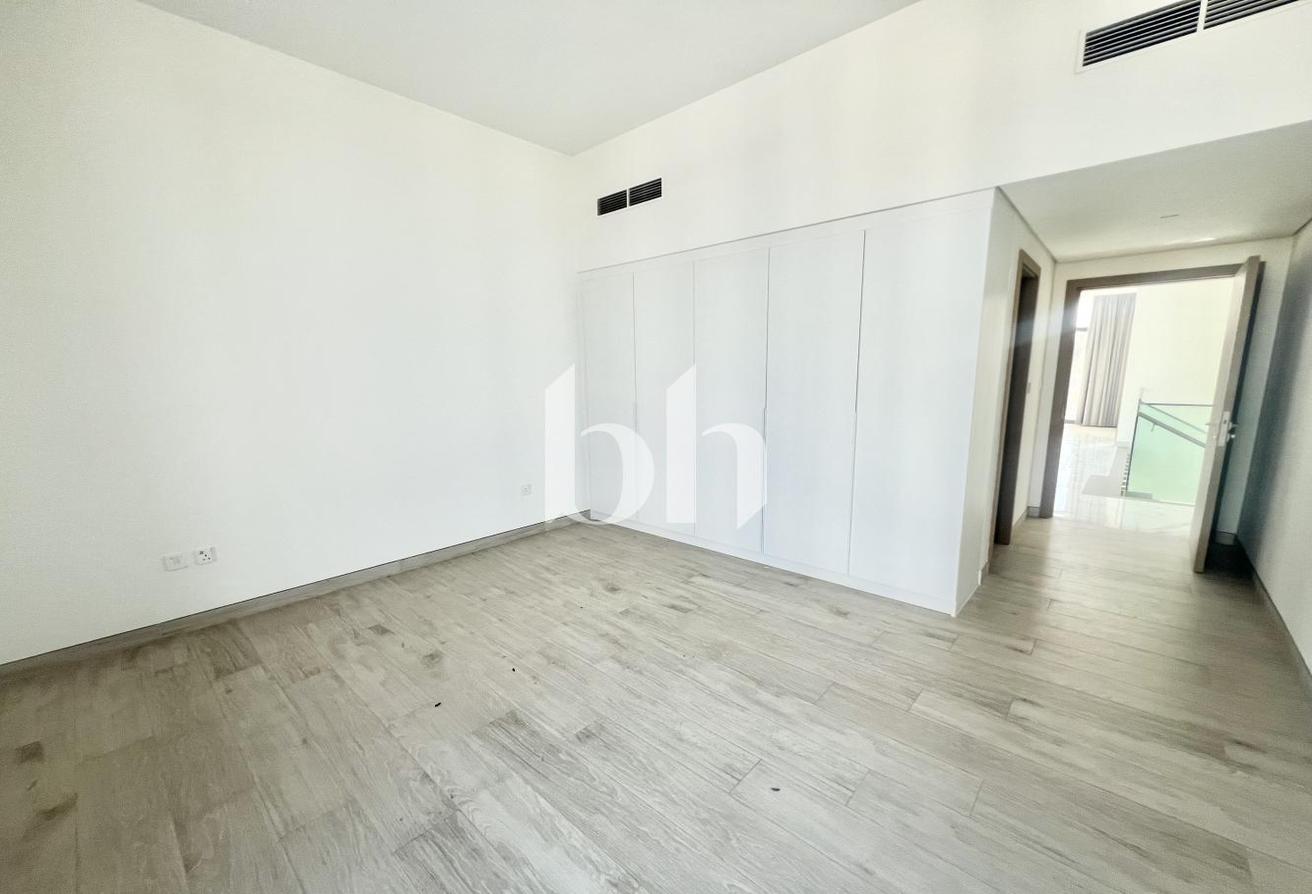 Corner Unit | Independent Villa | Landscaped photo 15