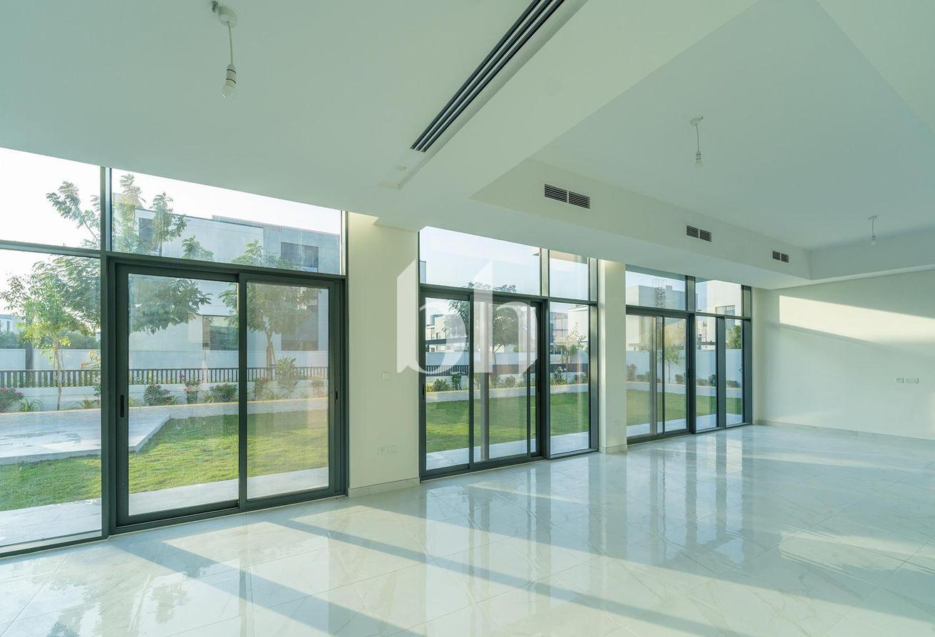 Corner Unit | Independent Villa | Landscaped photo 5
