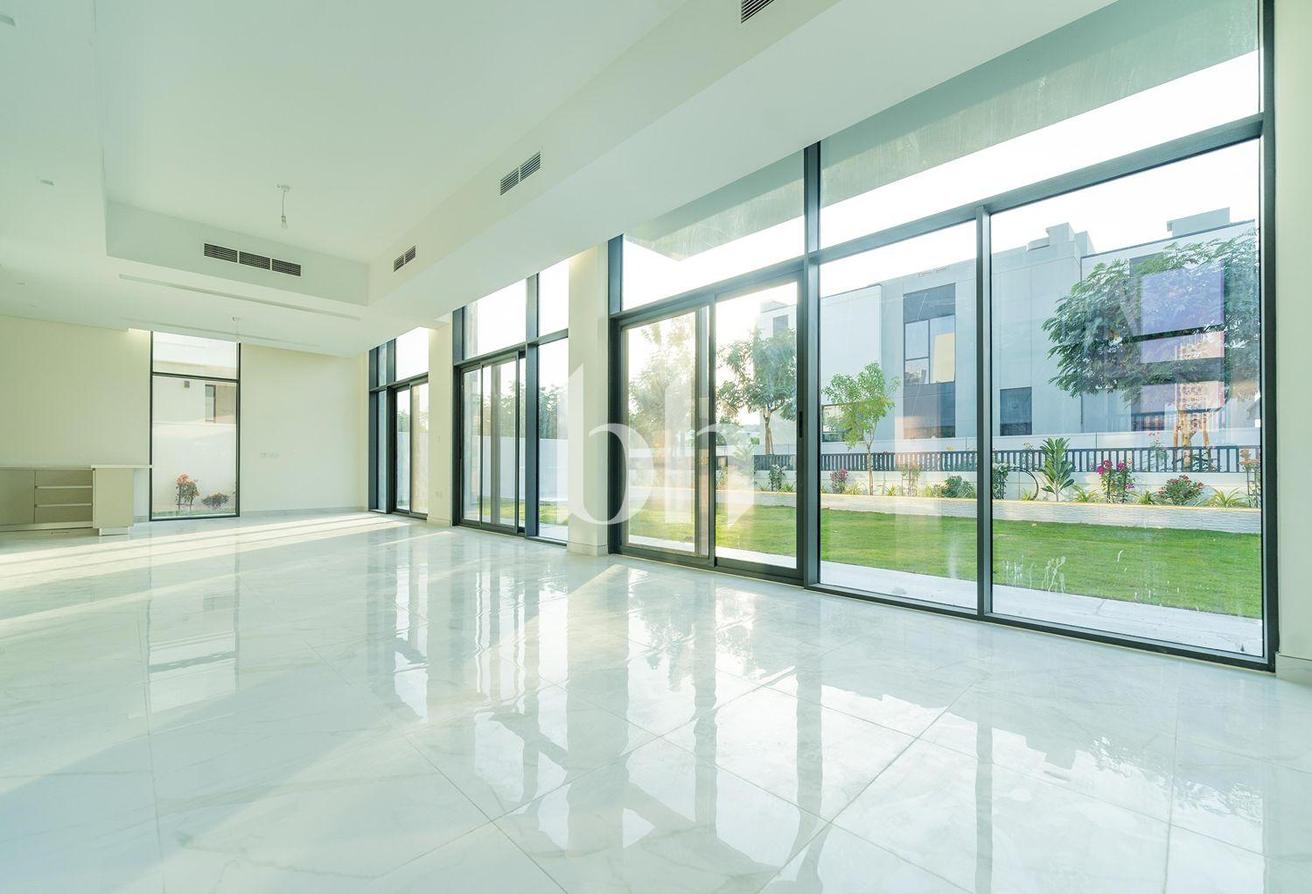 Corner Unit | Independent Villa | Landscaped photo 4