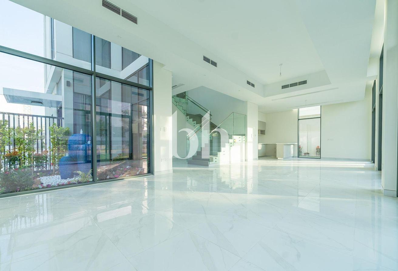 Corner Unit | Independent Villa | Landscaped photo 7