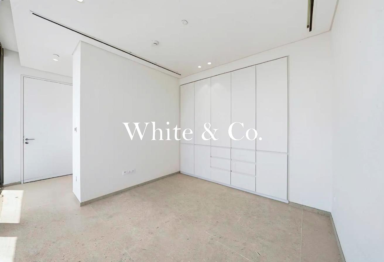 UNFURNISHED | UNOBSTRUCTED VIEWS | RARE photo 8