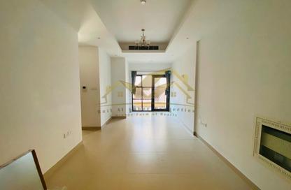 Apartment - 1 Bedroom - 2 Bathrooms for rent in Al Souk Al Kabeer - Bur Dubai - Dubai