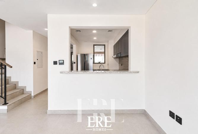 Brand New 4BR | Single Row | Near Entrance | Malta photo 3