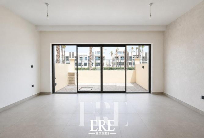 Brand New 4BR | Single Row | Near Entrance | Malta photo 2