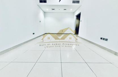 Apartment - 1 Bedroom - 2 Bathrooms for rent in Jumeirah Garden City - Al Satwa - Dubai