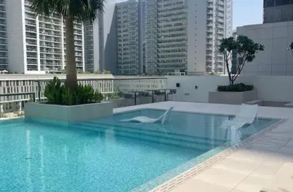 شقة - 1 حمام للايجار في الاسترليني الشرقية - الاسترليني - الخليج التجاري - دبي