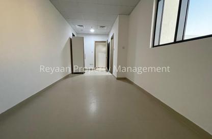 شقة - 4 - 5 للايجار في مبنى الورقاء - الورقاء 1 - الورقاء - دبي شقة - 4 - 5 للايجار في مبنى الورقاء - الورقاء 1 - الورقاء - دبي