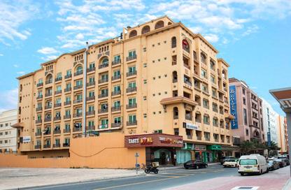 Shop - Studio for rent in Al Barsha 1 - Al Barsha - Dubai