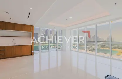 Apartment - 3 Bedrooms - 4 Bathrooms for sale in Palace Beach Residence Tower 1 - Palace Beach Residence - Emaar Beachfront - Dubai Harbour - Dubai