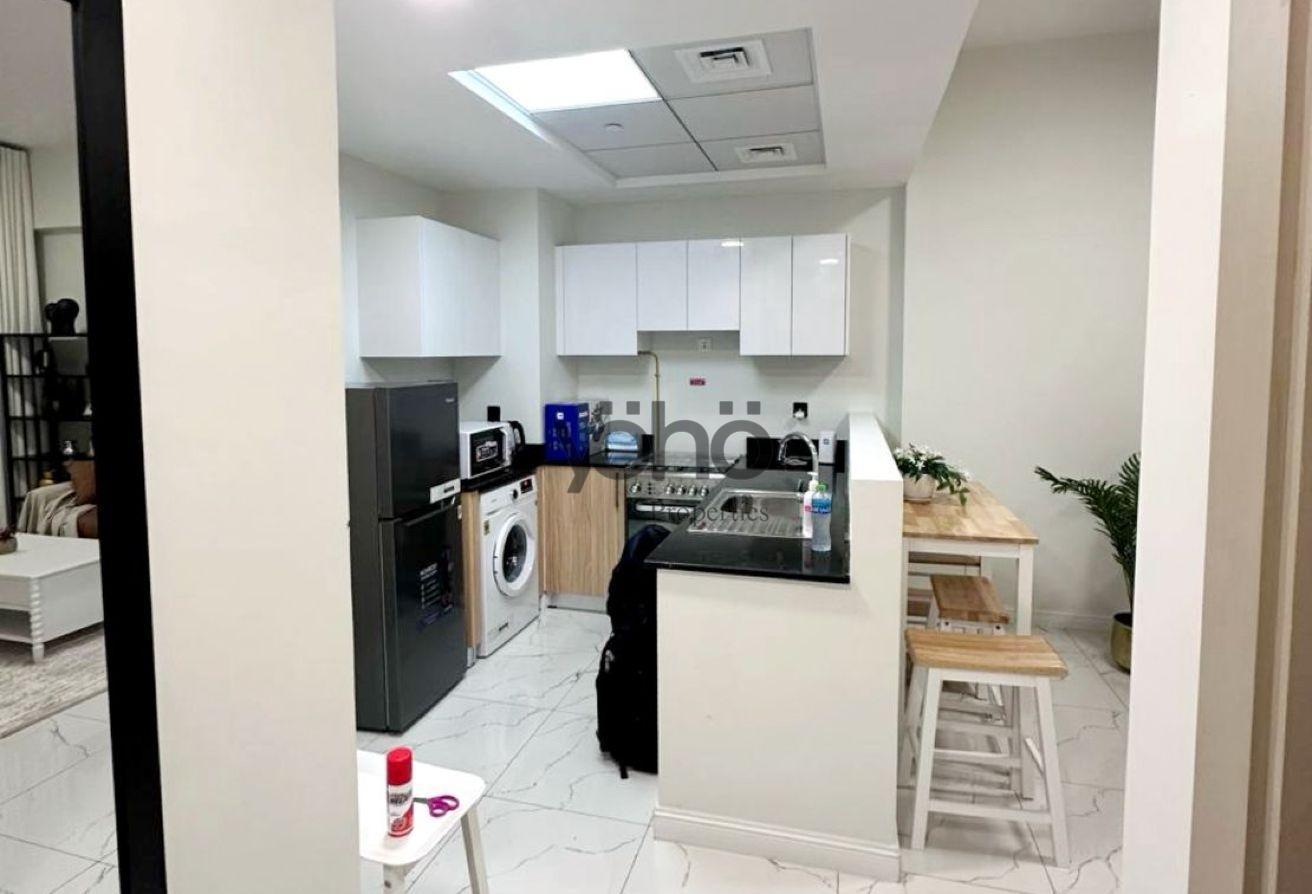FULLY FURNISHED | VACANT | NEAR METRO photo 4