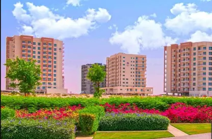 Apartment - 2 Bedrooms - 2 Bathrooms for rent in Mazaya 24 - Queue Point - Liwan - Dubai Land - Dubai