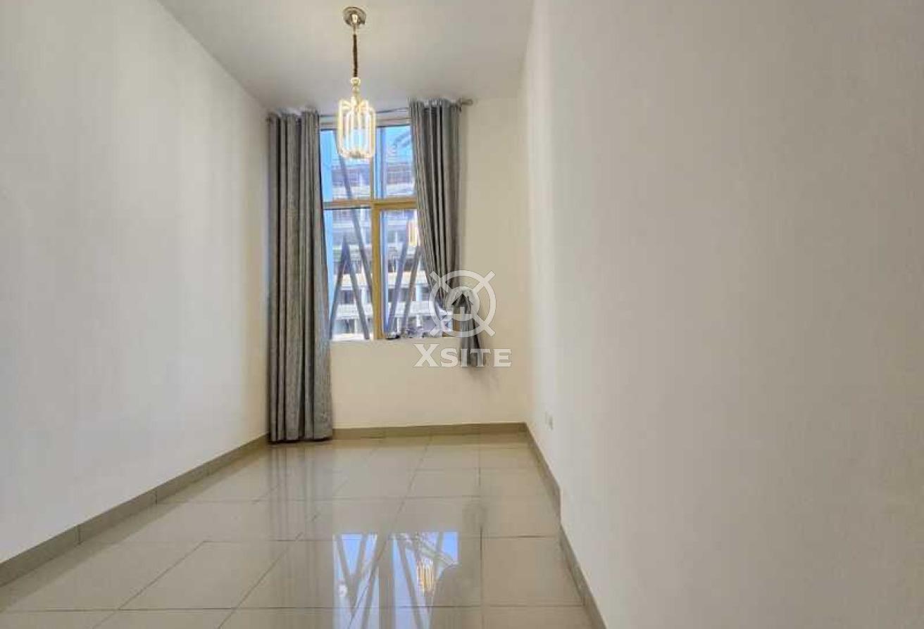 Unfurnished 2 BR+Store |Spacious| Prime Location photo 3