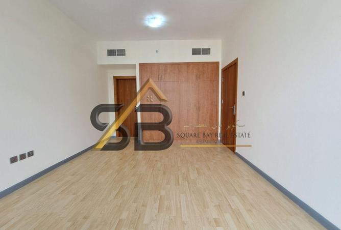 82389180 - Property Image 3