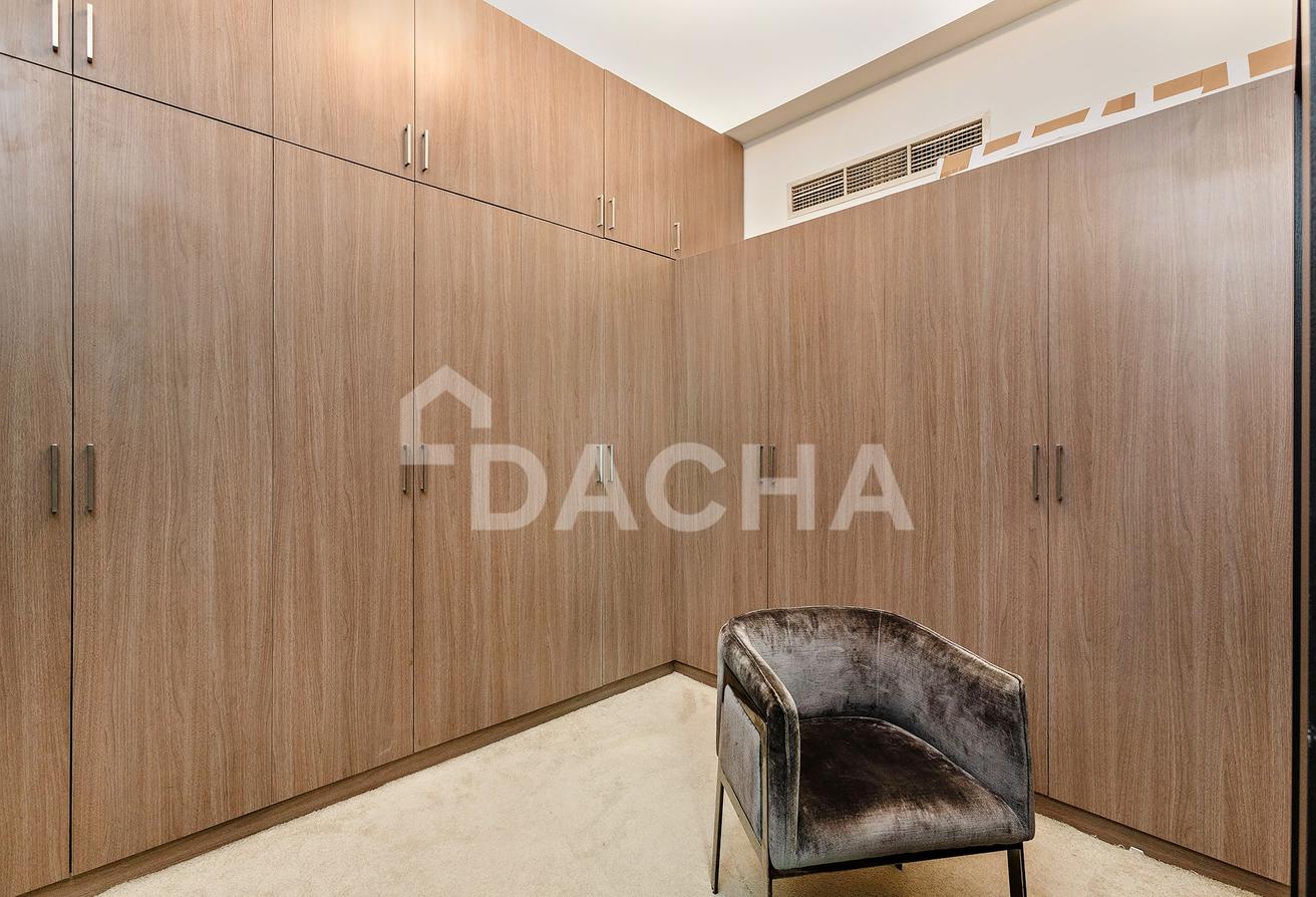 Vacant November | Full Lake view| Furnished photo 11