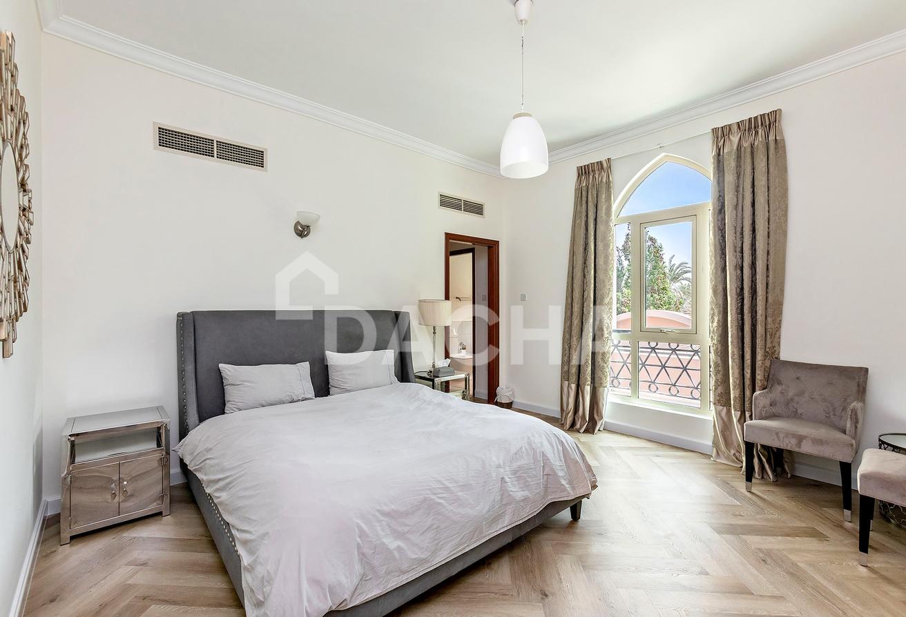 Vacant November | Full Lake view| Furnished photo 8