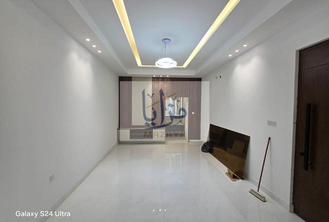 99128890 - Property Image 3