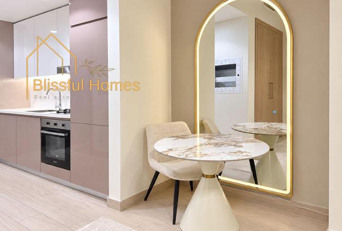 HIGH FLOOR FURNISHED STUDIO | READY TO MOVE photo 3