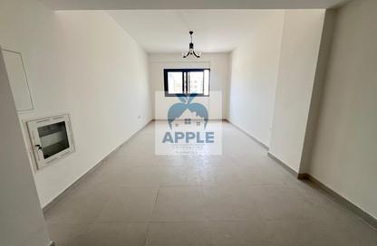 Apartment - 1 Bedroom - 2 Bathrooms for rent in Muwailih Building - Muwaileh - Sharjah