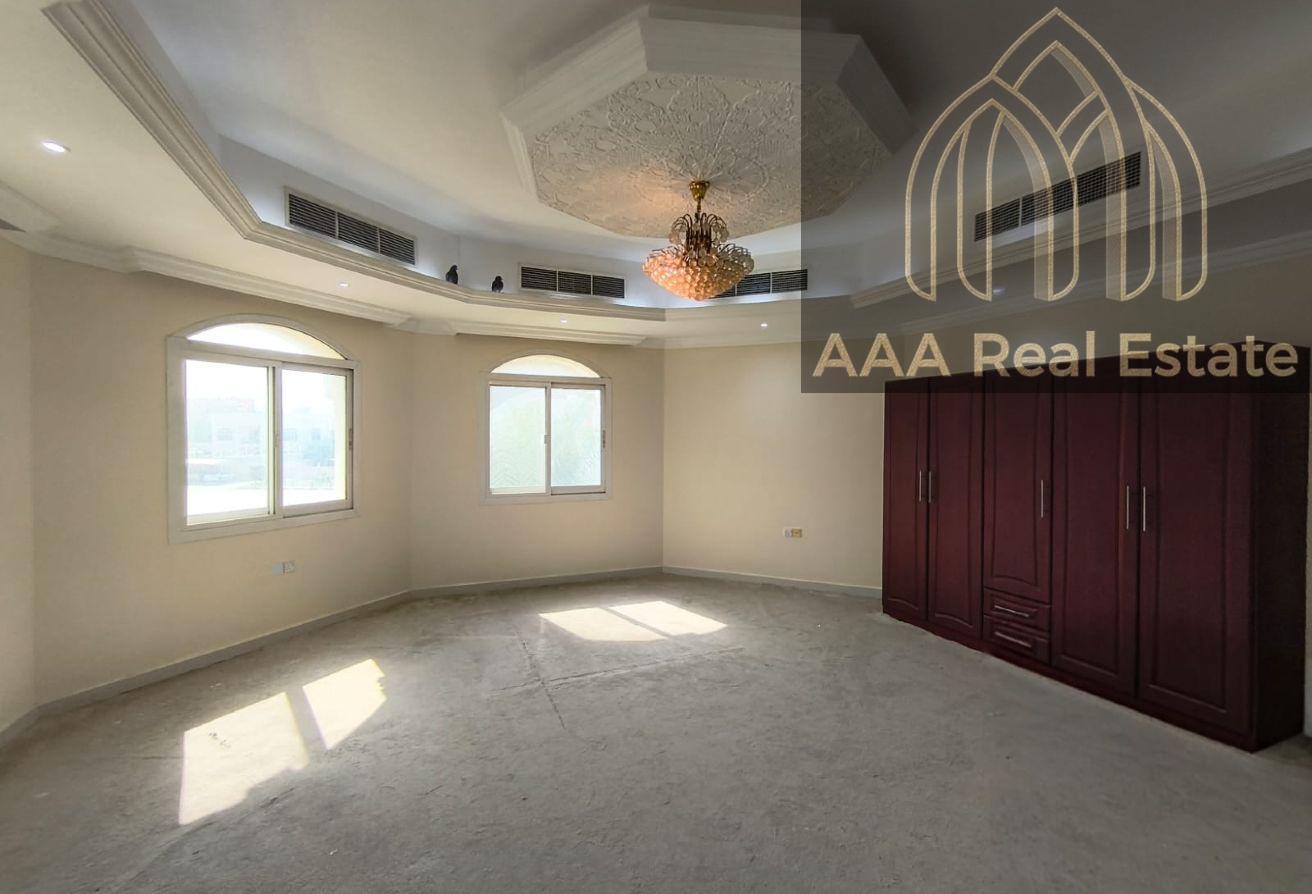 PRIME LOCATION | SPACIOUS GARDEN |LUXURIOUS VILLA photo 12
