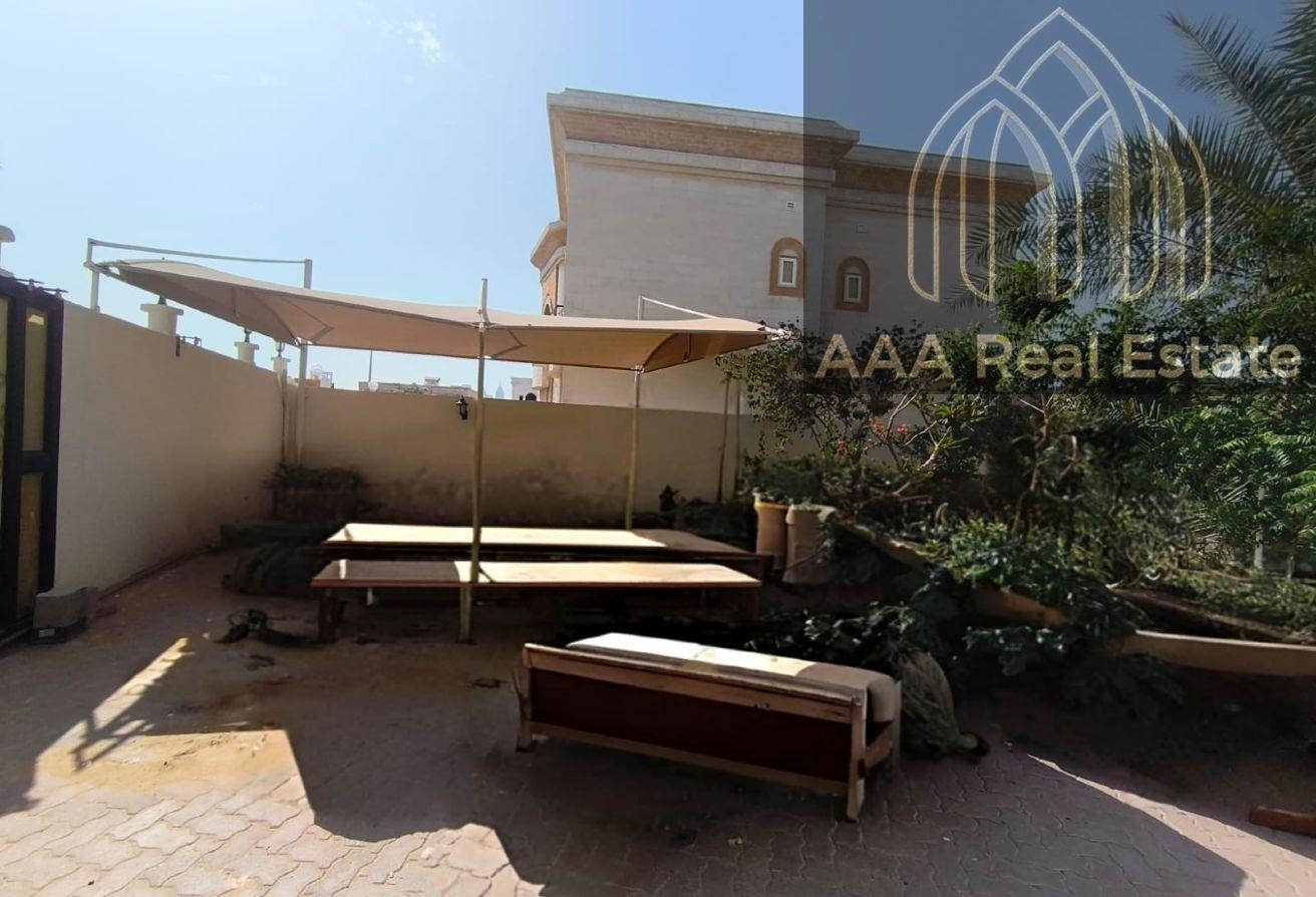 PRIME LOCATION | SPACIOUS GARDEN |LUXURIOUS VILLA photo 30